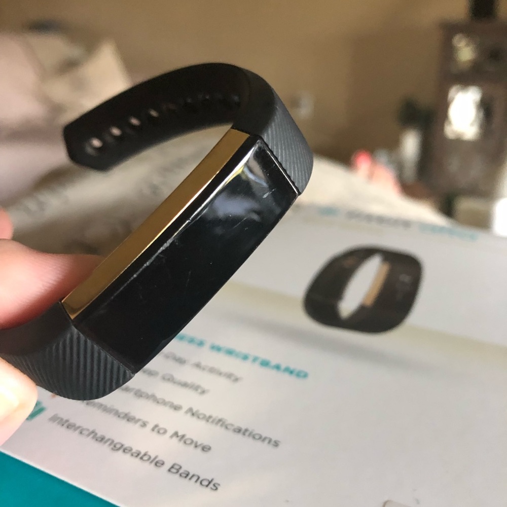 Fitbit gold/ black